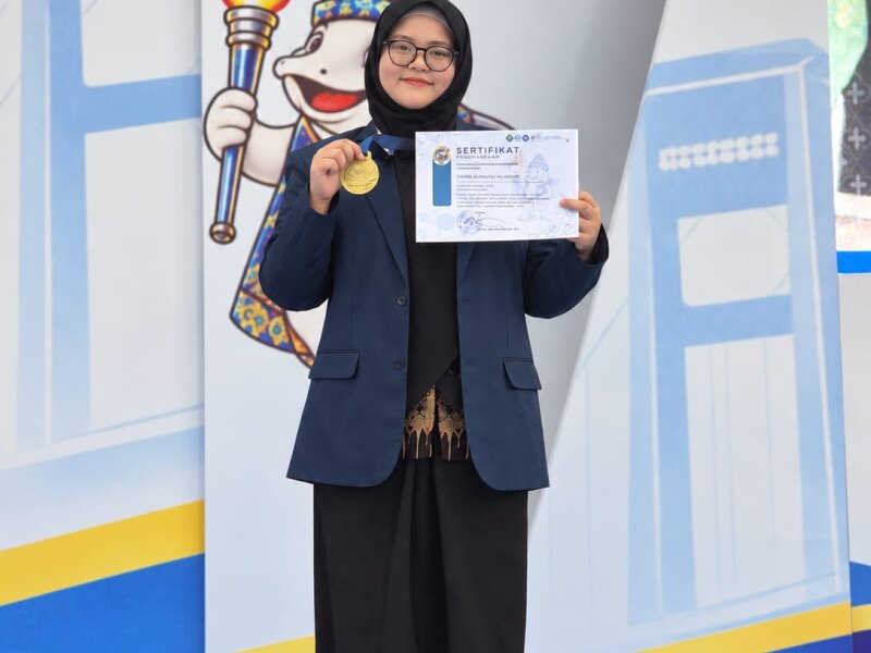 Juara 1 Lomba Penulisan Cerpen
Zahwa Almaliku Nilamsari