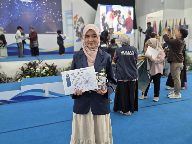 Juara 4 Puitisasi Al-Quran dan Juara 6 Penulisan Puisi
Yusrika Rahma Safitri